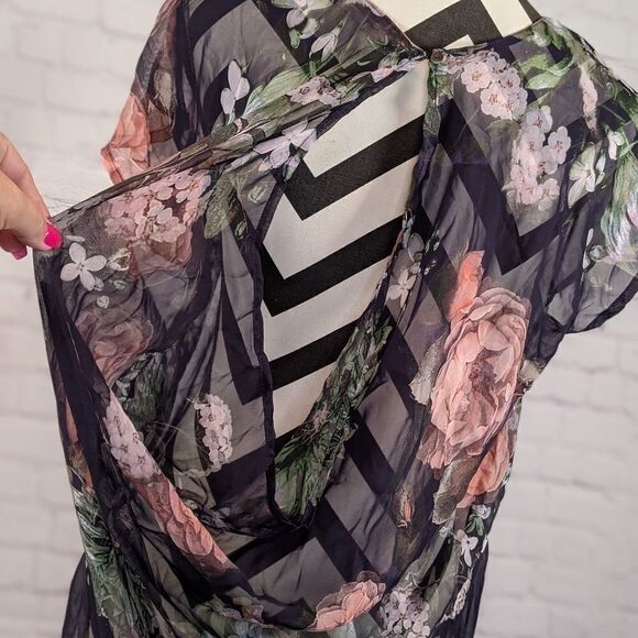 Love21 Sheer Floral Open Back Flowy Blouse - Picture 7 of 8